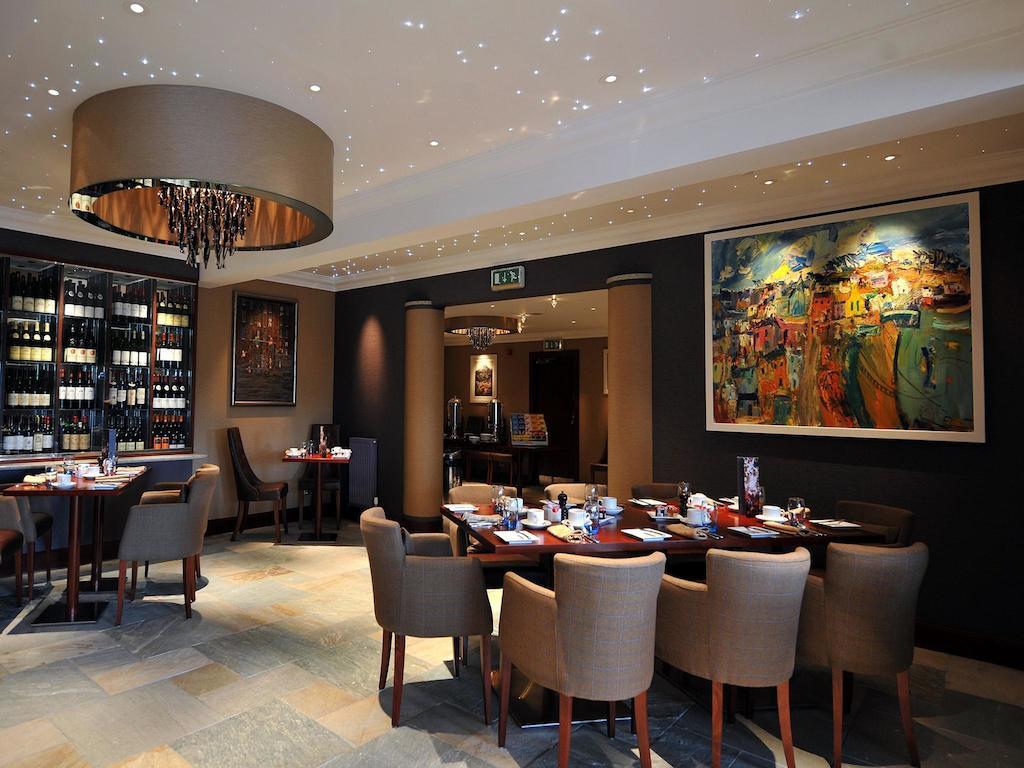 The Mansefield Hotel Элгин Экстерьер фото