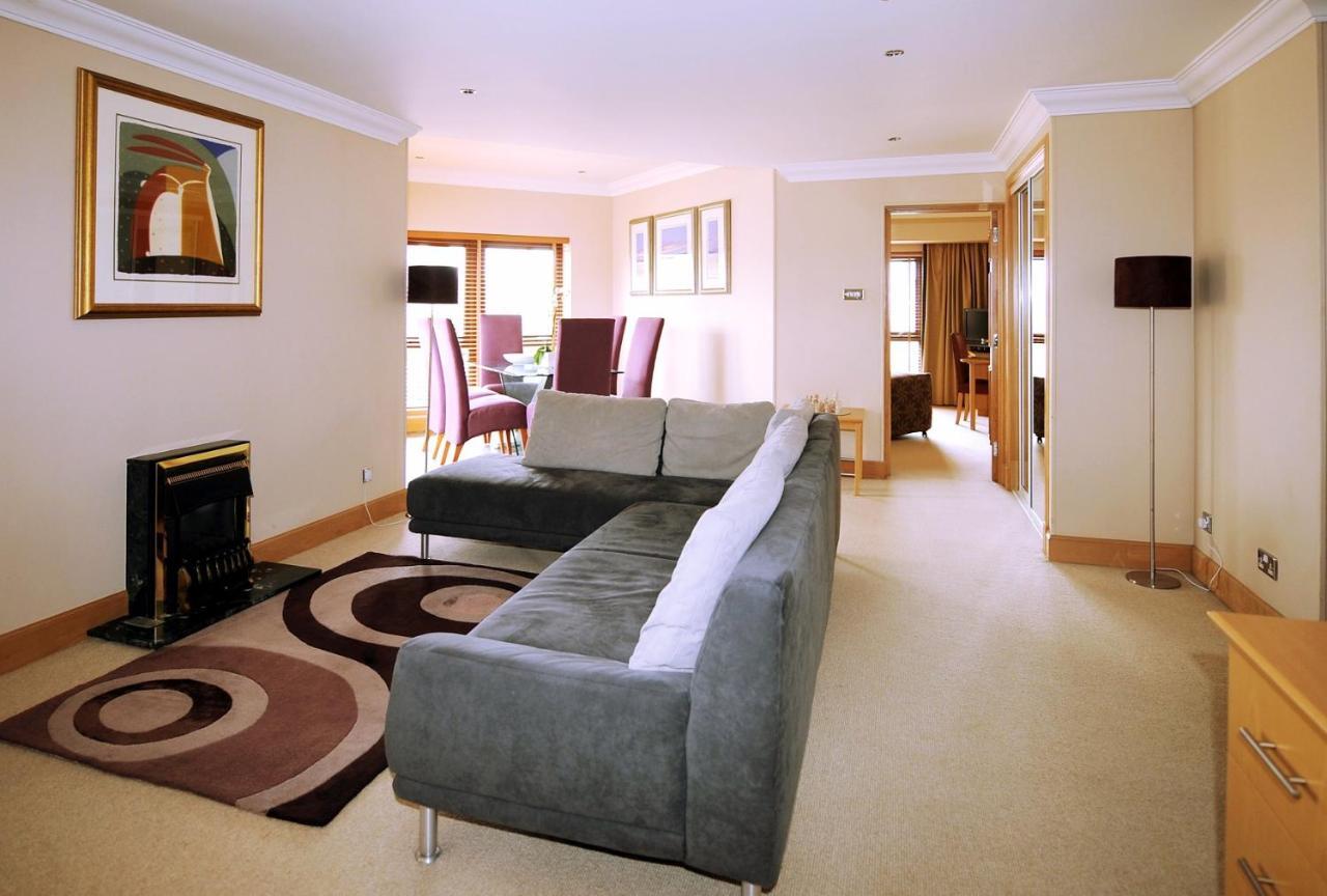 The Mansefield Hotel Элгин Экстерьер фото